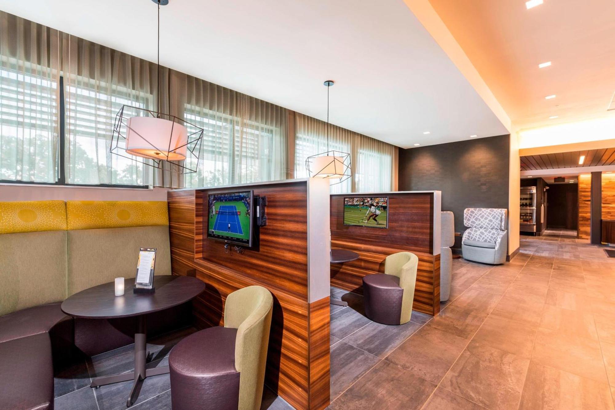 Courtyard By Marriott Tampa Northwest/Veterans Expressway Hotell West Chase Eksteriør bilde